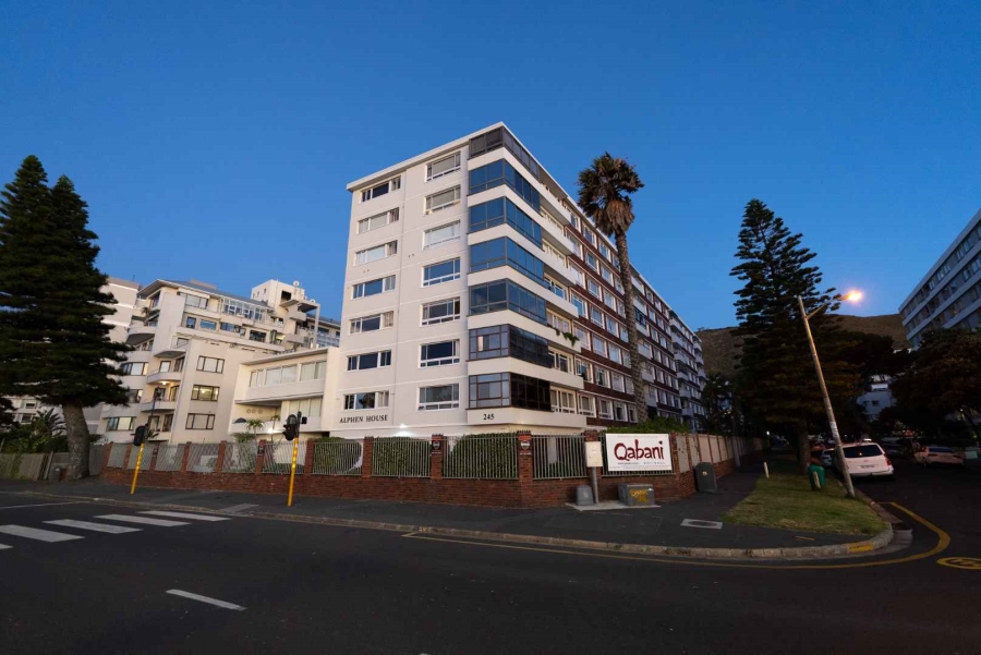 4 Bedroom Property for Sale in Sea Point Western Cape